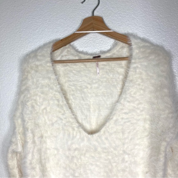 Free People Serendipity Faux Fur Sweater Medium Cream - Picture 6 of 16